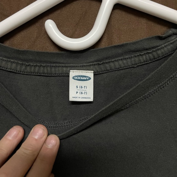 💄2 for 15$💄Old Navy Kids Size 6-7 Grey Tee Fits as a Cropped XS Womens - Picture 3 of 5